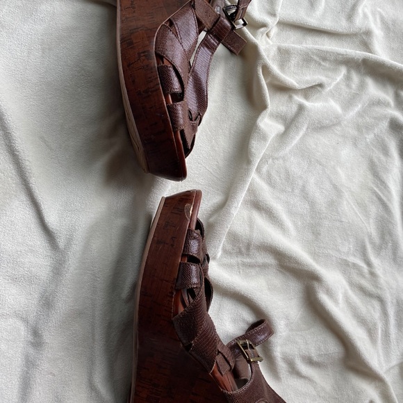 Maurices open wedges size 10 has wear and tear - Picture 5 of 6